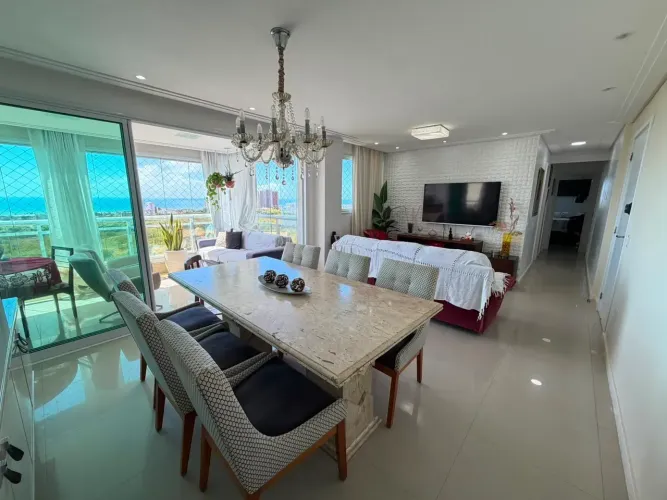 Apartamento de 145m² no bairro Manuel Dias Branco, com 3 suítes, 3 vagas e vista Mar.