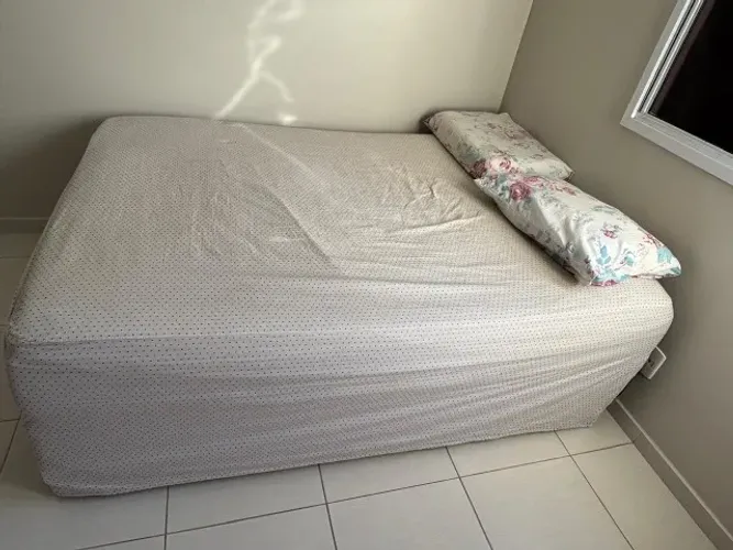 Cama box de casal 188 cm x 138 cm