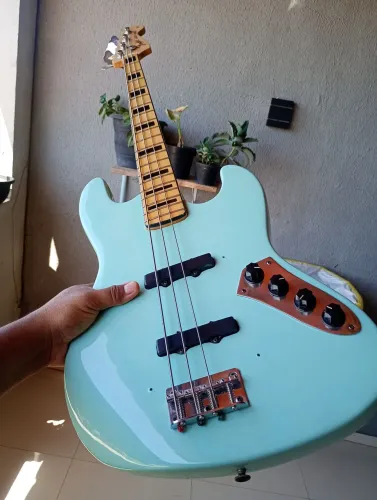 Contra baixo jazz Bass GIANINI 90s com logo fender