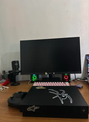 Xbox One X 1T + jogos