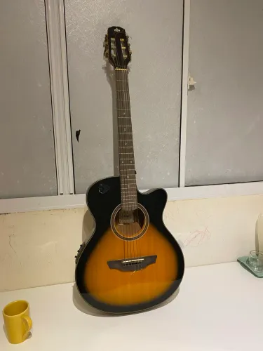 Vende-se violão strinberg novo elétrico ta tudo funcionando certinho valor 750