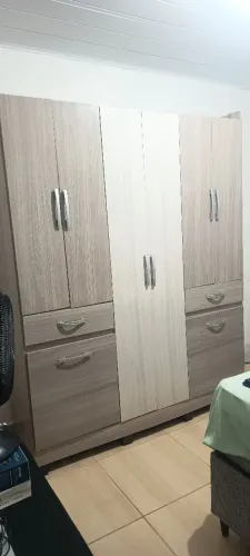 Guarda roupa usado 8 portas 2 gavetas