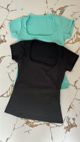Blusa decote quadrado