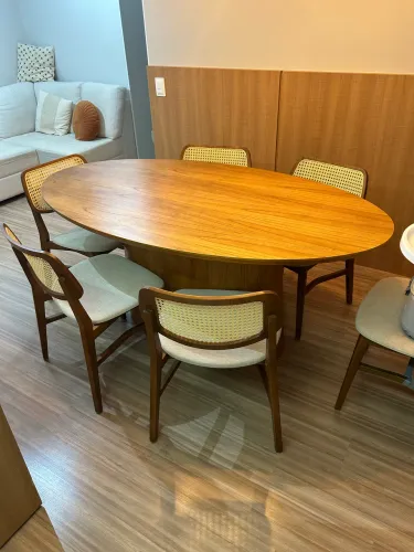 Mesa de jantar oval 5 lugares - Alto padrão