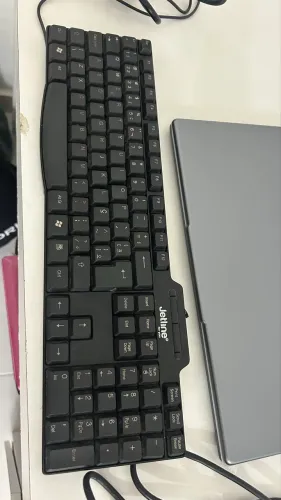 Teclado e mouse com fio