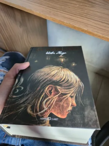 Livro Os Miseráveis - Victor Hugo (Edição Integral - Martin Claret)