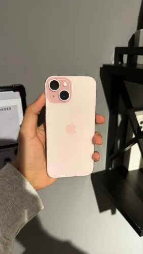 iPhone 15 128GB