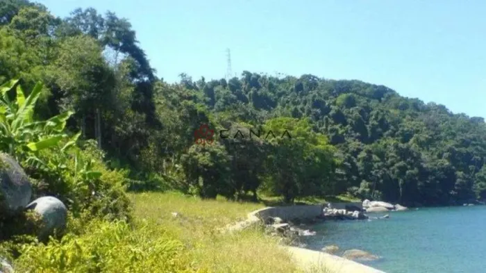 *OPORTUNIDADE* grande terreno beira mar, com RGI!