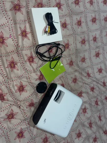 Projetor Goet home - ideal para filmes e série - completo - semi novo.