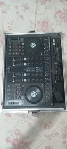 Mesa de som traktor kontrol s4
