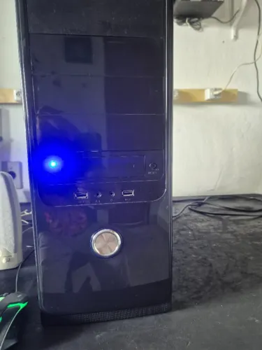 Computador Windows 10 / HD 320GB / 4GB RAM