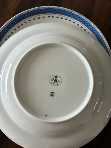 pratos de sopa da linha Cozinha Velha da Vista Alegre