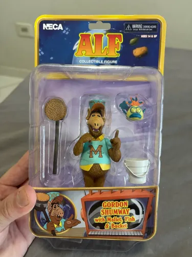 Action figure neca Alf o ET, produto novo, importado, realista e com acessórios 