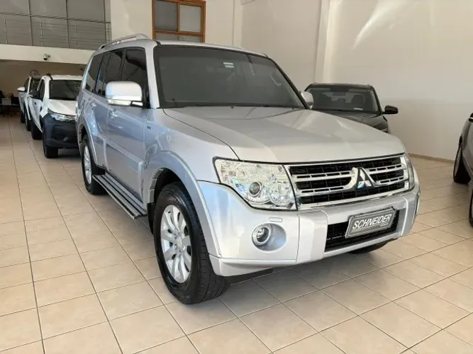 Mitsubishi Pajero HPE Full 3.2 4X4 T.i.dies. 5P AUT 2009