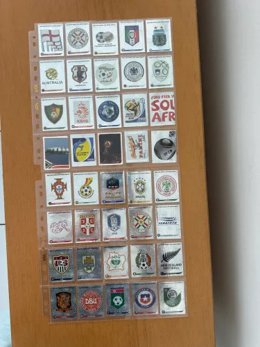 Figurinhas Copa 2010 - Escudos e Brilhantes