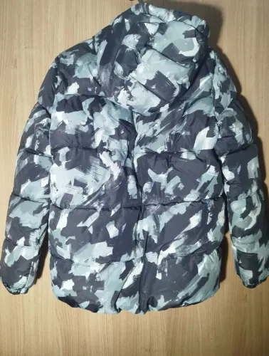 Jaqueta de Frio Masculina Camuflada com Capuz 