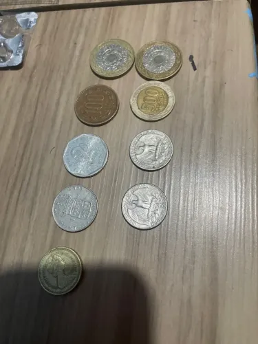 VENDO VÁRIAS MOEDAS EXTRANGEIRAS DE VÁRIOS PAÍSES 