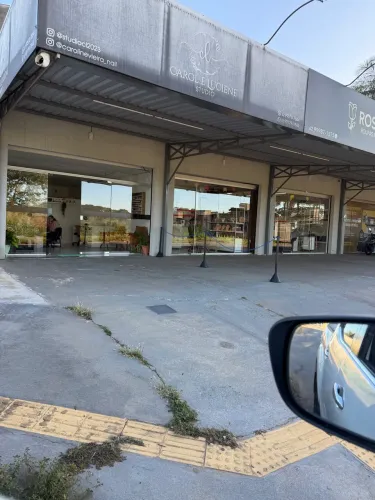 Alugo sala comercial de 50 m² na rua X 16 setor Santa Luzia