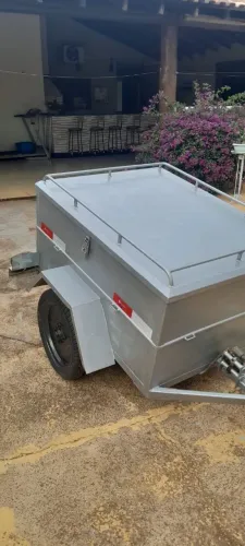 Vendo carretilha para moto da pra adaptar para carro