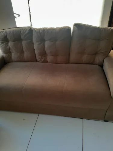 Vende-se um sofá