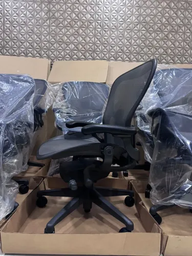 Cadeira herman miller new aeron B completa 2024