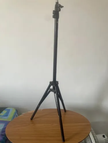 Tripé Regulável para Ring Light, Softbox e Iluminação