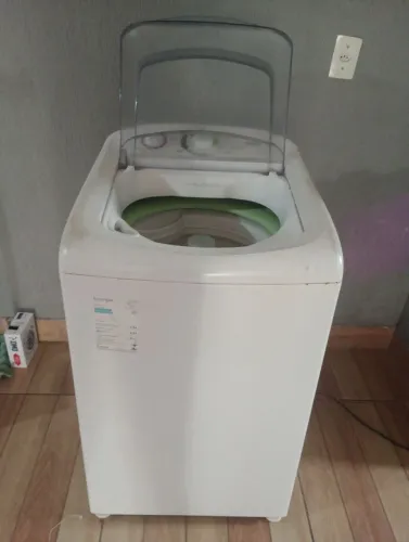 Vendo uma máquina de lavar roupa,semi nova 