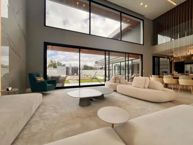 Oportunidade - Casa em Condomínio - Chácara Serimbura - Urbanova - 5 Dormitórios - 700m².