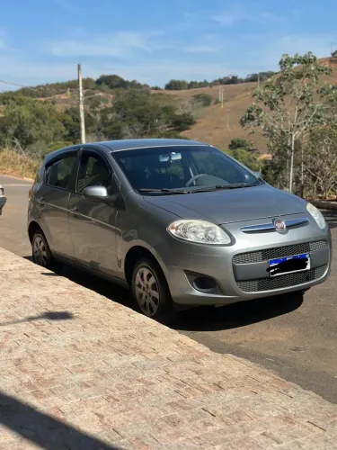 Fiat Palio Attractive 1.0 EVO Fire Flex 8V 5P 2013