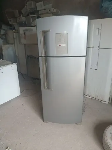 Geladeira Brastemp 410 litros com marca de uso 