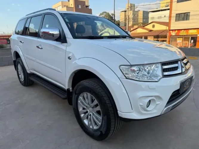Mitsubishi Pajero HPE Full 3.2 4X4 T.i.dies. 5P AUT 2016