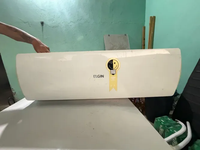 Vende-se AR CONDICIONADO
