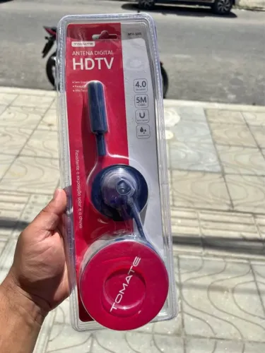 Antena magnética para televisão interna e externa .