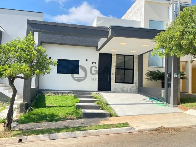 Casa em condomínio no Horto Florestal - 3 quartos, 1 suíte, 2 salas, 1 banheiro, 2 vagas d