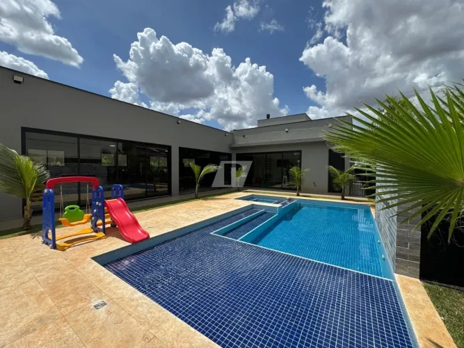 Casa em Condomínio no Bairro Campestre, Piracicaba-SP: 4 Quartos, 4 Suítes, 7 Banheiros, 6