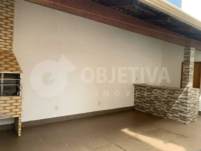 Casa para aluguel, 3 quartos, 1 suíte, 4 vagas, BRASIL - UBERLANDIA/MG