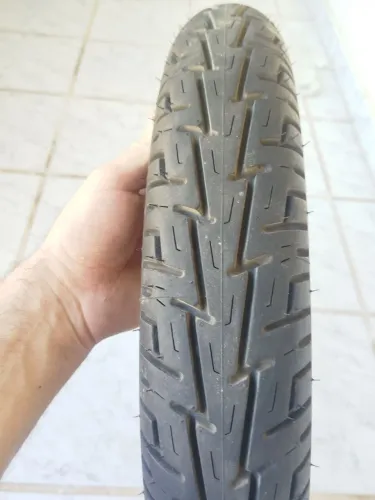 Vende-se pneu 3.50 r16