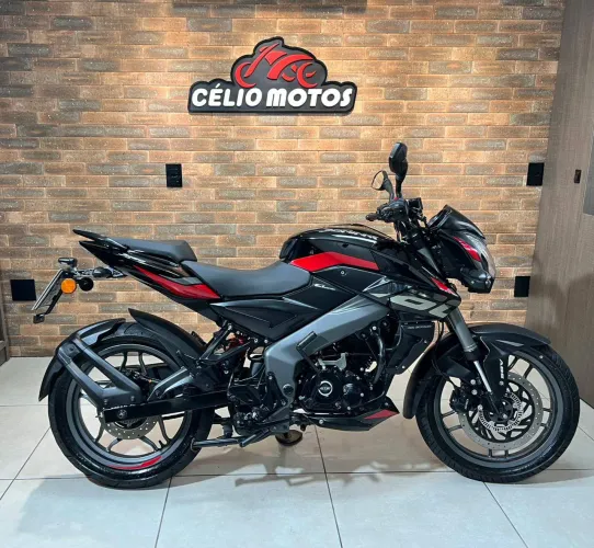 BAJAJ DOMINAR 160 2025