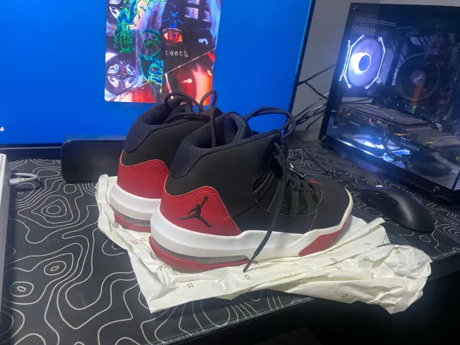 Jordan Aura Max