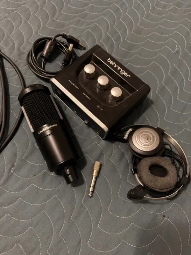 KIT HOME STUDIO COMPLETO - AT2020 + UM2 + AKG