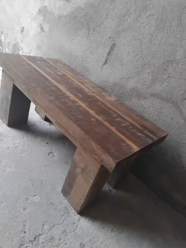 Mesa de centro em madeira