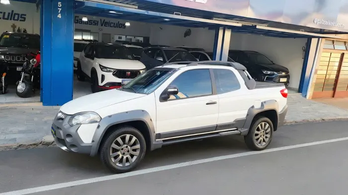 Fiat Strada Adventure1.8/ 1.8 Locker Flex CD 2016