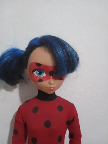Boneca grande Ladybug