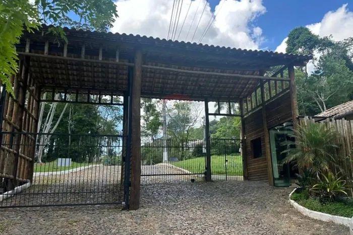 Um Refúgio na Natureza  131.000 m² no Condomínio Parque das Bromélias