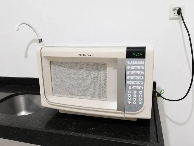 Microondas Electrolux completo funcionando perfeitamente 32 litros 