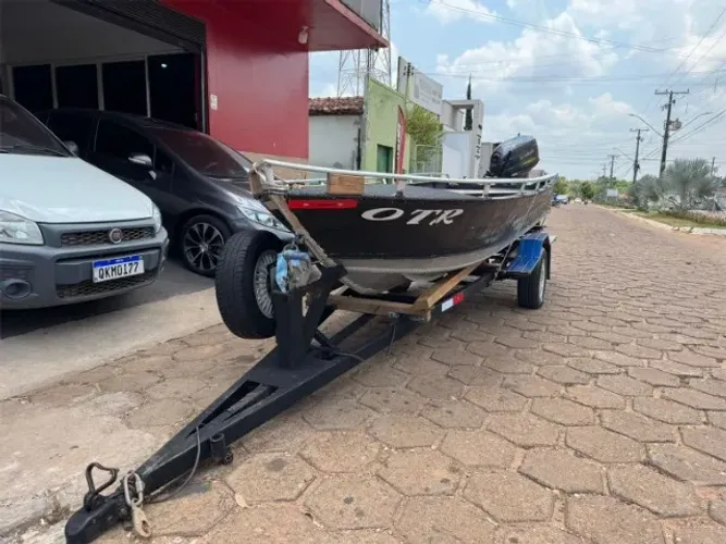 Barco Motor 40HP (1h de uso) - Completo com partida.
