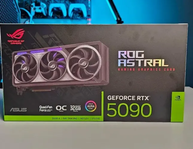 Placa de Vídeo Asus Nvidia Rog Astral RTX 5090 Lacrada