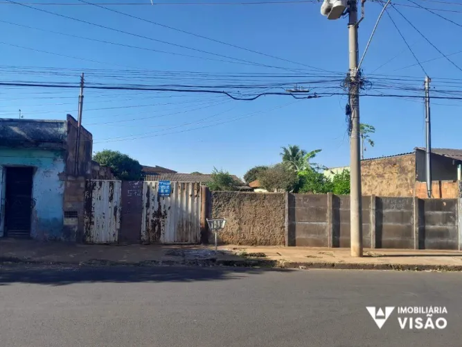 CASA À VENDA COM 02 QUARTOS, GARAGEM NO BAIRRO PARQUE DAS GAMELEIRAS