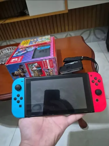 Nintendo Switch + capa