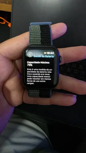Apple Watch Series 4 44mm (Cinza Espacial) - GPS - Alumínio